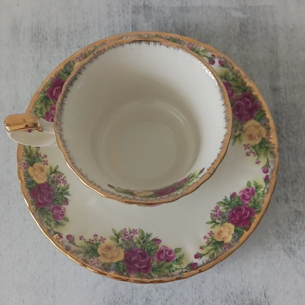 Set of Tea Cup and Saucer Roses Fine Porcelain RUI Handmade in P.R.C Original